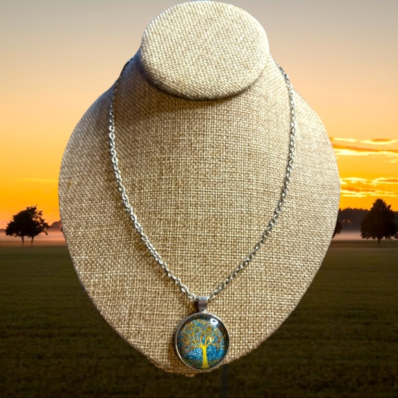 Necklaces - Picture 2 of 3